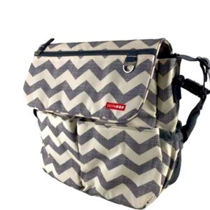 Skip Hop Dash Signature Messenger Diaper Bag Chevron Baby Toddler Kids Travel